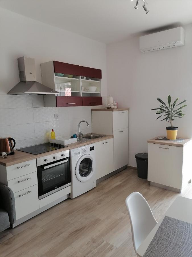 Kupus By Arena Apartment Pula Ngoại thất bức ảnh